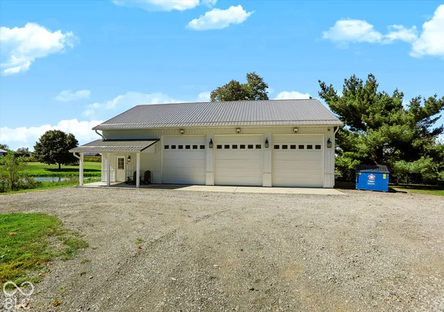 Photo 2 of Single family home for sale at 3384 Mullinix, Greenwood, IN 46143 | MLS# 22128566 | Listing updated on 2026-10-01