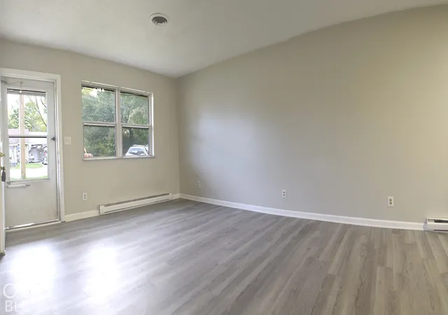 Photo 4 of House for sale at 1965 Mulberry St, Noblesville, IN 46060 | MLS# 22128571 | Listing updated on 2026-10-06