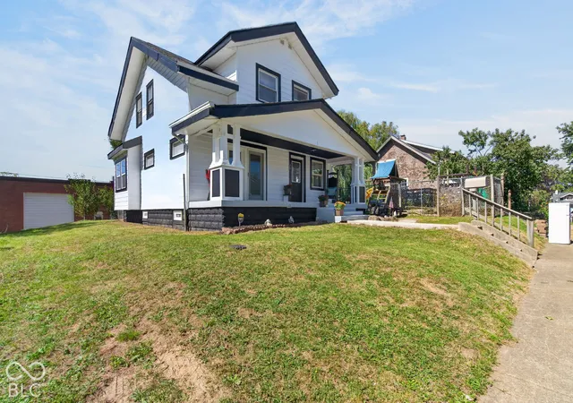 Photo 3 of Single family home for sale at 20 Woodland Dr, Indianapolis, IN 46201 | MLS# 22128579 | Listing updated on 2026-10-05