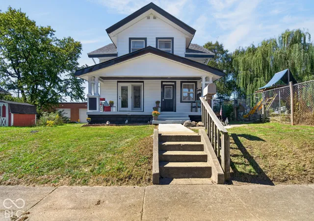 Photo 3 of Single family home for sale at 20 Woodland Dr, Indianapolis, IN 46201 | MLS# 22128579 | Listing updated on 2026-10-05