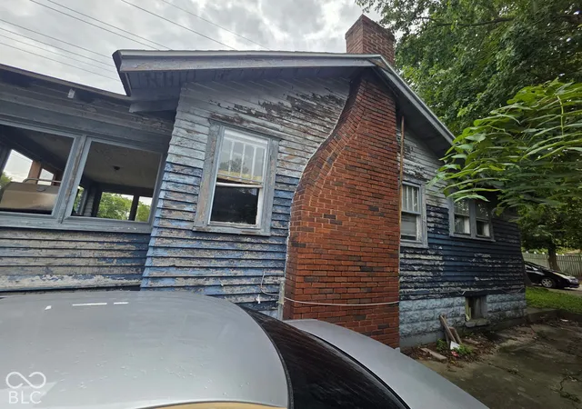 Photo 3 of Single family home for sale at 1007 E 30th Street, Anderson, IN 46016 | MLS# 22128583 | Listing updated on 2026-09-29