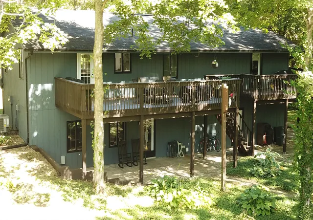 Photo 3 of Single family home for sale at 6534 Lake Forest Dr, Avon, IN 46123 | MLS# 22128587 | Listing updated on 2026-09-30