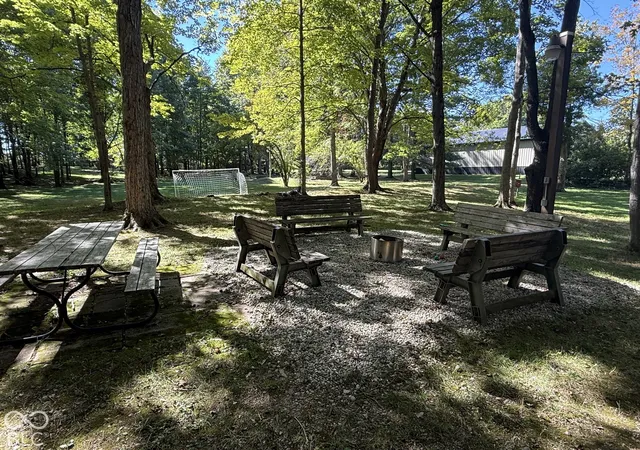 Photo 4 of Single family home for sale at 6534 Lake Forest Dr, Avon, IN 46123 | MLS# 22128587 | Listing updated on 2026-09-30
