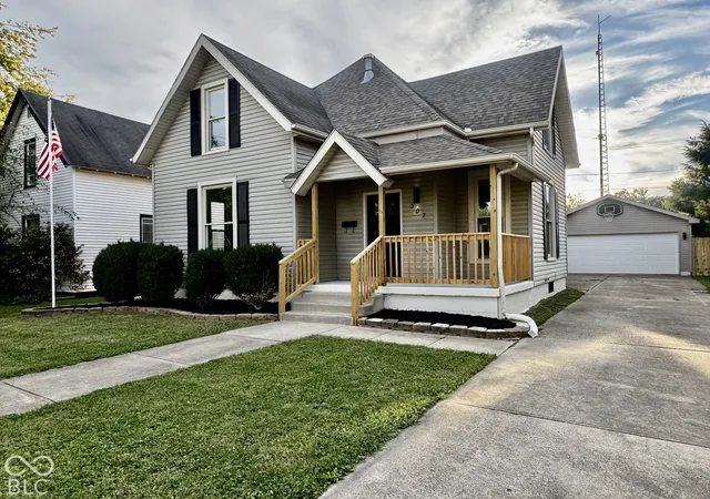 Photo 1 of Single family home for sale at 307 Meadow Ave, Crawfordsville, IN 47933 | MLS# 22128592 | Listing updated on 2026-09-30