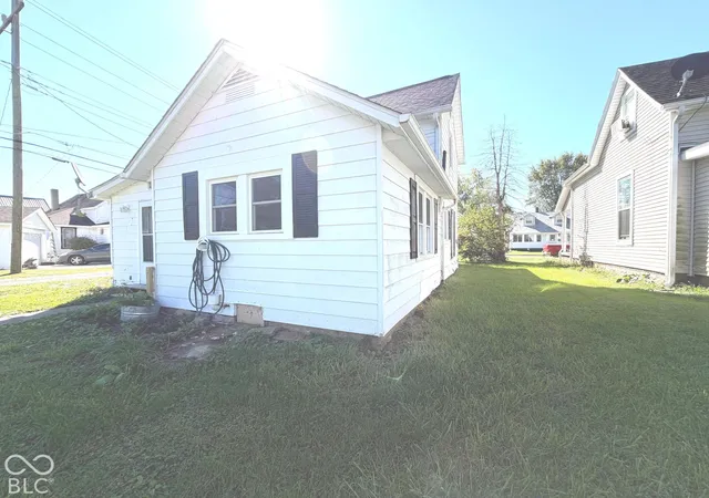Photo 4 of Single family home for sale at 820 W 9th Street, Rushville, IN 46173 | MLS# 22128593 | Listing updated on 2026-09-30
