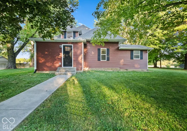 Photo 3 of Sale Pending at 3415 S County Rd 25 W, Greencastle, IN 46135 | MLS# 22128602 | Listing updated on 2026-10-02