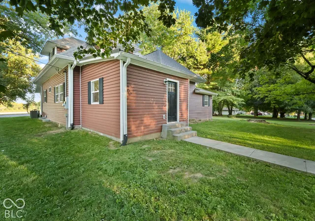 Photo 4 of Sale Pending at 3415 S County Rd 25 W, Greencastle, IN 46135 | MLS# 22128602 | Listing updated on 2026-10-02