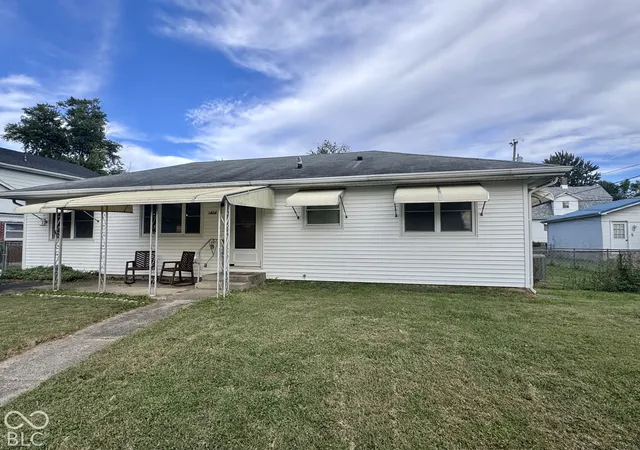 Photo 1 of Single family home for sale at 1412 Southside Dr, Crawfordsville, IN 47933 | MLS# 22128613 | Listing updated on 2026-10-02