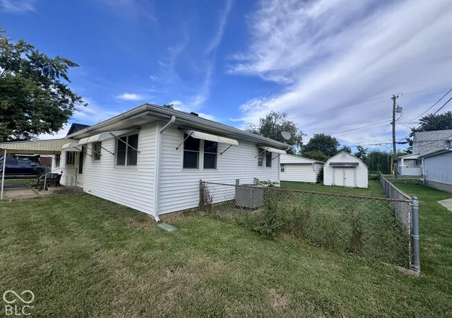 Photo 2 of Single family home for sale at 1412 Southside Dr, Crawfordsville, IN 47933 | MLS# 22128613 | Listing updated on 2026-10-02