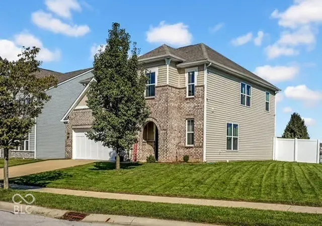 Photo 3 of Single family home for sale at 2262 Creekland Crk, Columbus, IN 47201 | MLS# 22128629 | Listing updated on 2026-10-06