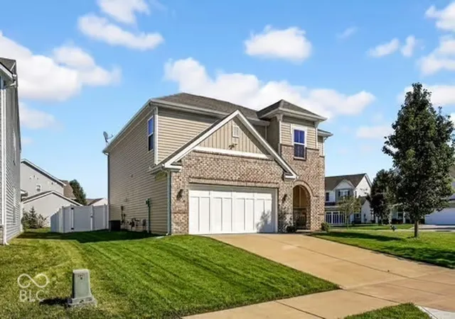 Photo 3 of Single family home for sale at 2262 Creekland Crk, Columbus, IN 47201 | MLS# 22128629 | Listing updated on 2026-10-06