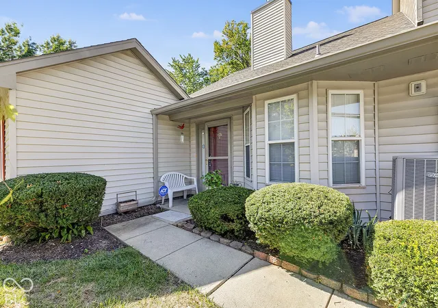 Condo for sale at 6047 Wildcat Dr, Indianapolis, IN 46203 | MLS# 22128632