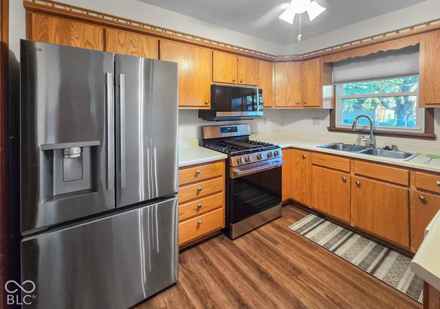 Photo 3 of Single family home for sale at 265 Taggart Dr, Seymour, IN 47274 | MLS# 22128635 | Listing updated on 2026-09-30
