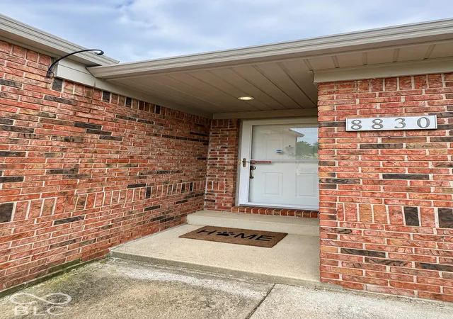 Photo 2 of Single family home for sale at 8830 Summer Walk Dr E, Indianapolis, IN 46227 | MLS# 22128637 | Listing updated on 2026-09-30