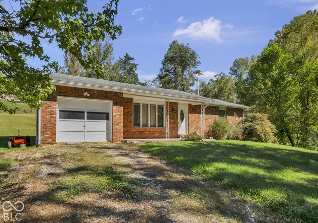 Photo 2 of Single family home for sale at 340 S State Hwy 7, North Vernon, IN 47265 | MLS# 22128640 | Listing updated on 2026-10-09