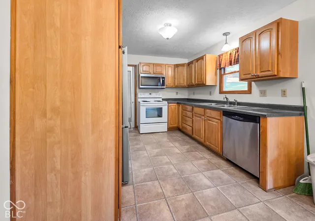 Photo 4 of Single family home for sale at 340 S State Hwy 7, North Vernon, IN 47265 | MLS# 22128640 | Listing updated on 2026-09-30