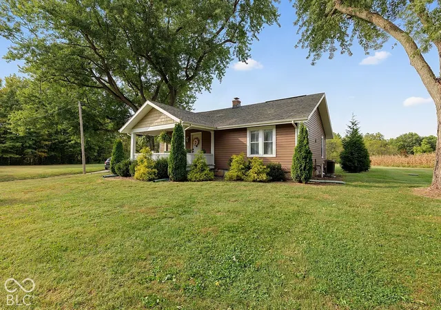 Photo 2 of Single family home for sale at 11422 W State Rd 47, Thorntown, IN 46071 | MLS# 22128645 | Listing updated on 2026-10-28