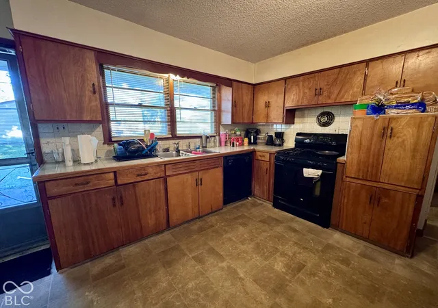 Photo 4 of Single family home for sale at 3299 Ashland Ave, Indianapolis, IN 46226 | MLS# 22128647 | Listing updated on 2026-10-09