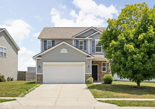 Photo 1 of Single family home for sale at 3827 Dusty Sands Rd, Whitestown, IN 46075 | MLS# 22128648 | Listing updated on 2026-10-05
