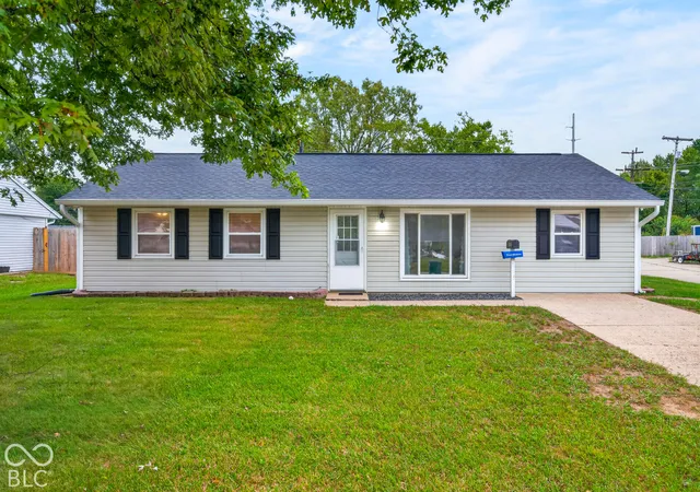 Photo 1 of Single family home for sale at 1615 Younce St, Franklin, IN 46131 | MLS# 22128670 | Listing updated on 2026-10-02