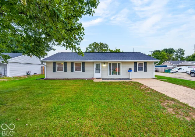 Photo 2 of Single family home for sale at 1615 Younce St, Franklin, IN 46131 | MLS# 22128670 | Listing updated on 2026-10-02