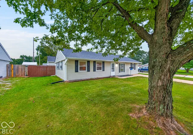 Photo 3 of Single family home for sale at 1615 Younce St, Franklin, IN 46131 | MLS# 22128670 | Listing updated on 2026-10-02