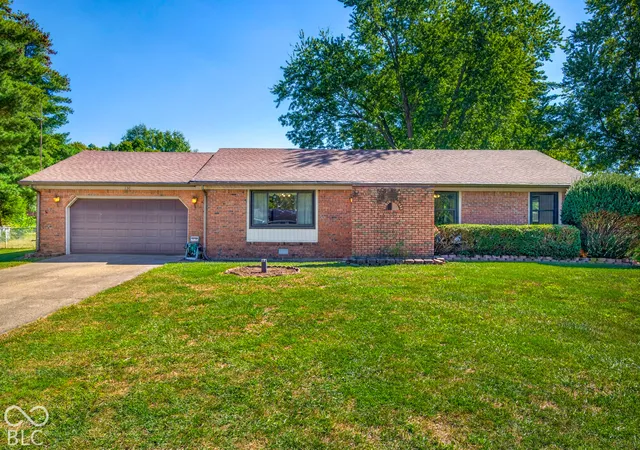 Photo 1 of Single family home for sale at 130 Brookside Ct, Franklin, IN 46131 | MLS# 22128676 | Listing updated on 2026-10-04