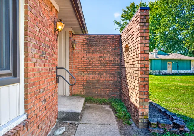 Photo 4 of Single family home for sale at 130 Brookside Ct, Franklin, IN 46131 | MLS# 22128676 | Listing updated on 2026-10-04