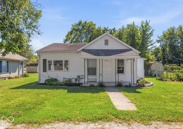 Photo 1 of Single family home for sale at 1033 E 3rd Street, Greenfield, IN 46140 | MLS# 22128686 | Listing updated on 2026-09-30