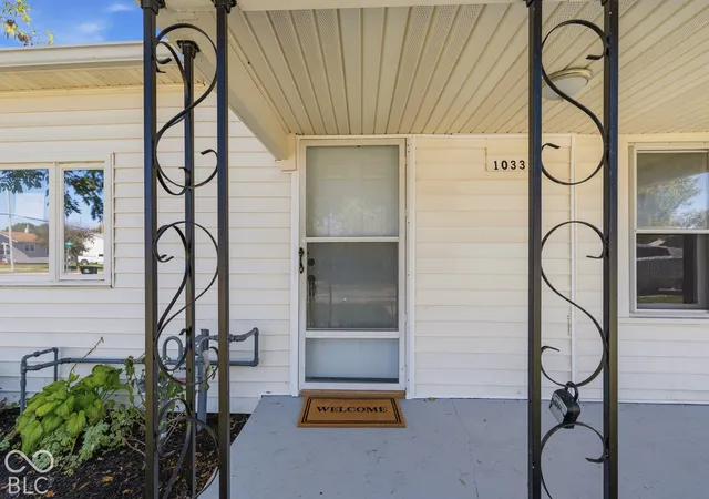 Photo 3 of Single family home for sale at 1033 E 3rd Street, Greenfield, IN 46140 | MLS# 22128686 | Listing updated on 2026-09-30