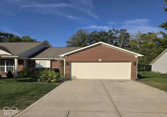 Photo 2 of Condo for sale at 320 Angelina Way, Avon, IN 46123 | MLS# 22128699 | Listing updated on 2026-10-03