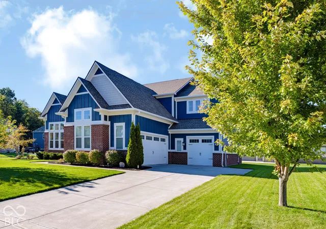 Photo 3 of Single family home for sale at 10428 Vermillion Dr, Fortville, IN 46040 | MLS# 22128712 | Listing updated on 2026-10-08