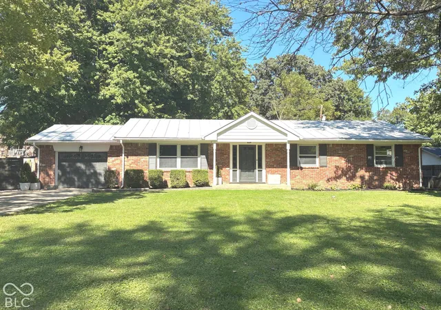 Photo 1 of Single family home for sale at 1404 Orchard Park Dr N, Carmel, IN 46280 | MLS# 22128719 | Listing updated on 2026-10-01
