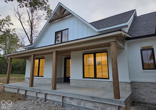 Photo 3 of Single family home for sale at 934 J Mccool Way, Greenwood, IN 46142 | MLS# 22128721 | Listing updated on 2026-09-30