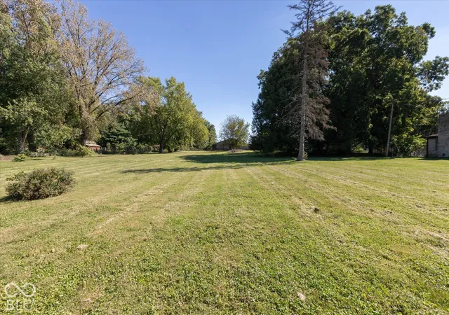 Photo 3 of Single family home for sale at 1255 N Franklin Rd, Greenwood, IN 46143 | MLS# 22128723 | Listing updated on 2026-10-01
