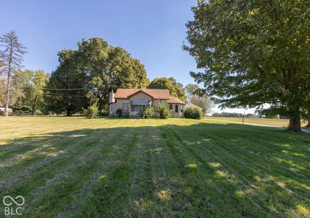 Photo 1 of Single family home for sale at 1255 N Franklin Rd, Greenwood, IN 46143 | MLS# 22128723 | Listing updated on 2026-10-01