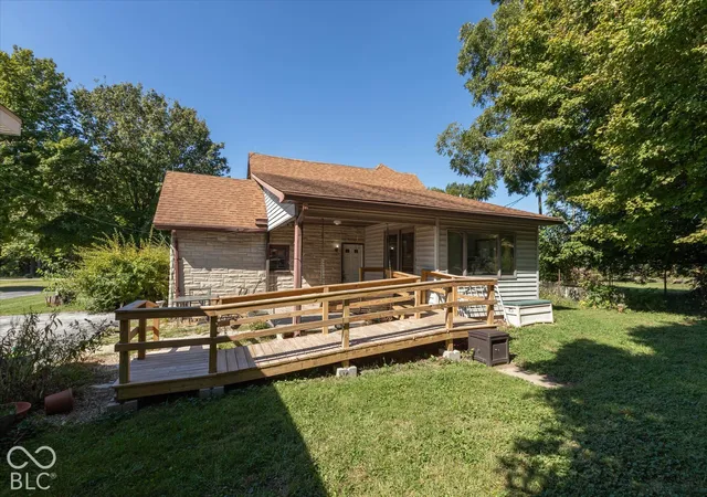 Photo 4 of Single family home for sale at 1255 N Franklin Rd, Greenwood, IN 46143 | MLS# 22128723 | Listing updated on 2026-10-01