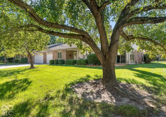 Photo 3 of Sale Pending at 7537 Farm View Cir E #107, Indianapolis, IN 46256 | MLS# 22128724 | Listing updated on 2026-10-05