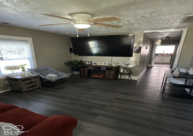 Photo 4 of Single family home for sale at 645 Martin, Indianapolis, IN 46227 | MLS# 22128729 | Listing updated on 2026-09-30