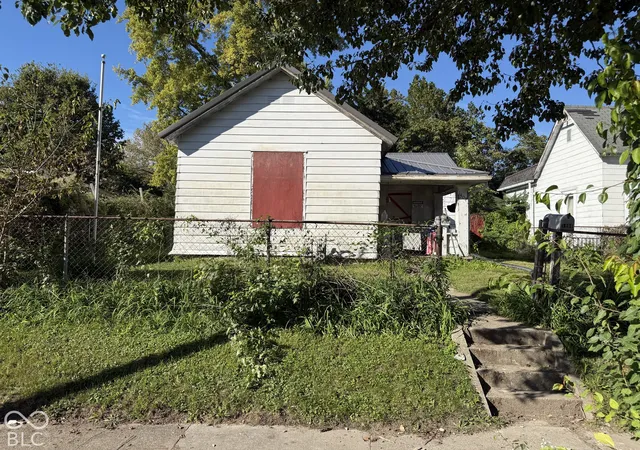 Single family home for sale at 1404 W 2nd Street, Anderson, IN 46016 | MLS# 22128736