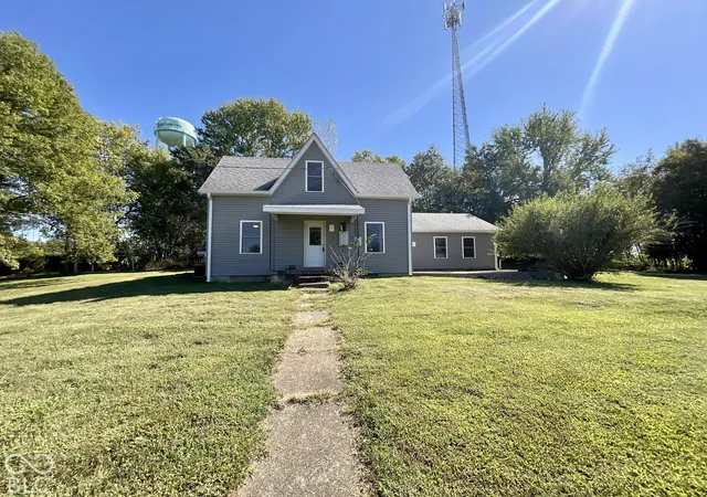 Photo 1 of Single family home for sale at 317 Center St, Worthington, IN 47471 | MLS# 22128738 | Listing updated on 2026-10-06