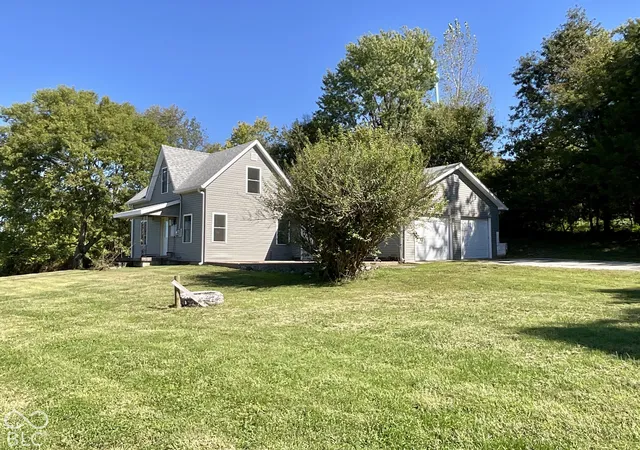 Photo 4 of Single family home for sale at 317 Center St, Worthington, IN 47471 | MLS# 22128738 | Listing updated on 2026-10-06