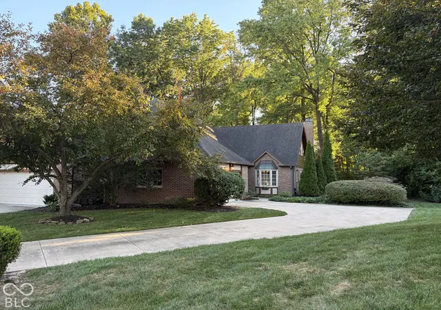 Photo 1 of Single family home for sale at 2065 Oldfields Cir S Dr, Indianapolis, IN 46228 | MLS# 22128746 | Listing updated on 2026-10-07