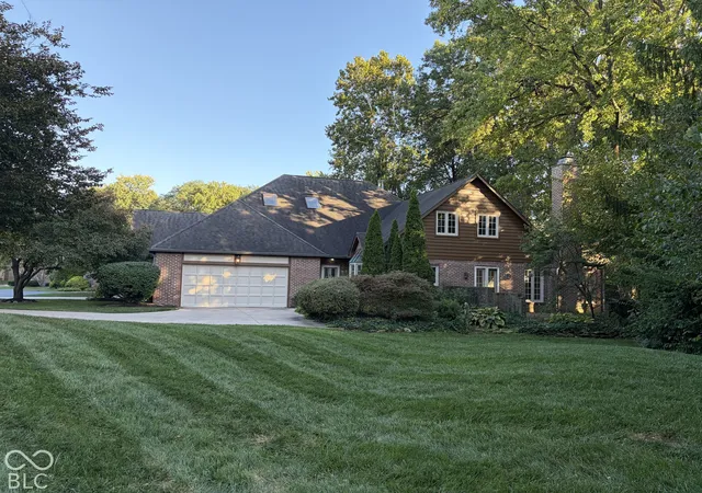 Photo 2 of Single family home for sale at 2065 Oldfields Cir S Dr, Indianapolis, IN 46228 | MLS# 22128746 | Listing updated on 2026-10-07