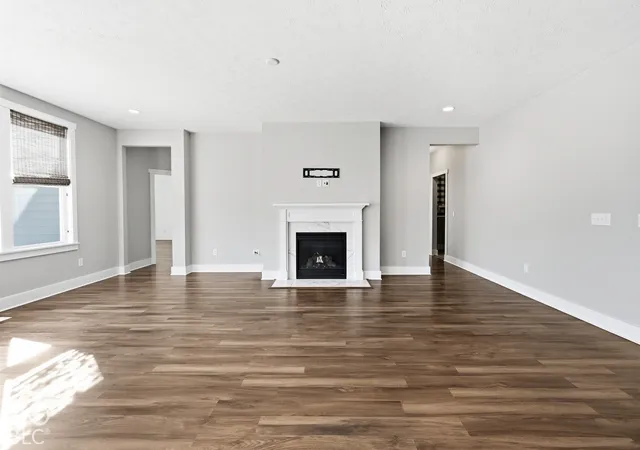 Photo 4 of Single family home for sale at 9694 Summer Holw Dr, Fishers, IN 46037 | MLS# 22128748 | Listing updated on 2026-10-01