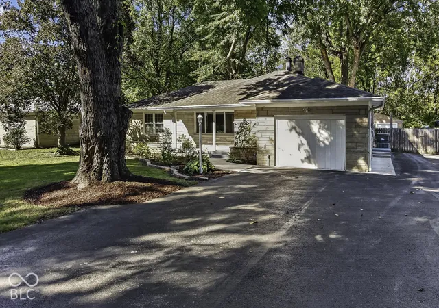 Photo 3 of Single family home for sale at 3502 E Southport Rd, Indianapolis, IN 46227 | MLS# 22128755 | Listing updated on 2026-09-30
