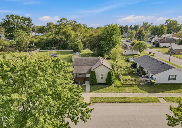 Photo 3 of Single family home for sale at 723 W Oak St, Seymour, IN 47274 | MLS# 22128757 | Listing updated on 2026-10-02