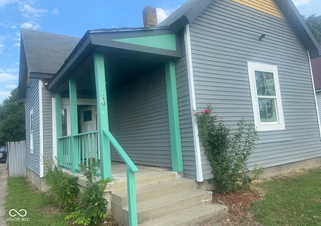 Photo 1 of Single family home for sale at 100 N 14th Street, Terre Haute, IN 47807 | MLS# 22128768 | Listing updated on 2026-09-29