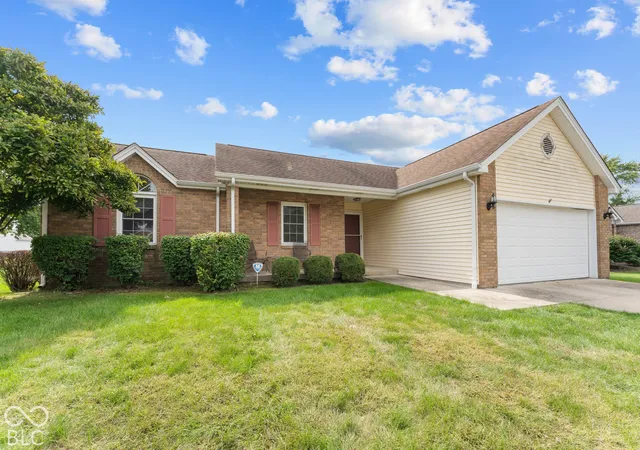 Photo 1 of Single family home for sale at 3727 Bonaventure, Columbus, IN 47203 | MLS# 22128785 | Listing updated on 2026-10-01