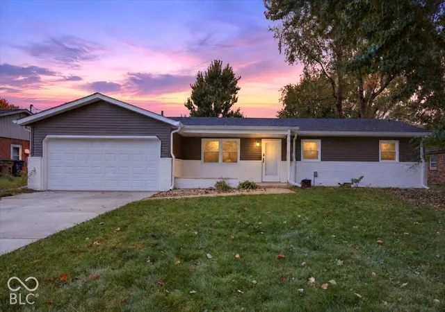 Photo 1 of Single family home for sale at 2815 Yellowwood Ct, Columbus, IN 47203 | MLS# 22128790 | Listing updated on 2026-10-06